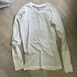 Lululemon swiftly top